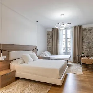 https://bb-plaza-nueva-8.sansebastianhotels.net