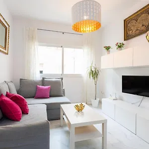 https://holidays2malaga-carrera-capuchinos-free-parking-aircon-downtown.1costadelsol.com